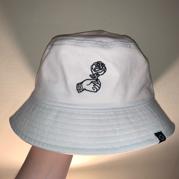 Brandy Melville Accessories - Brand new bucket hat, never worn